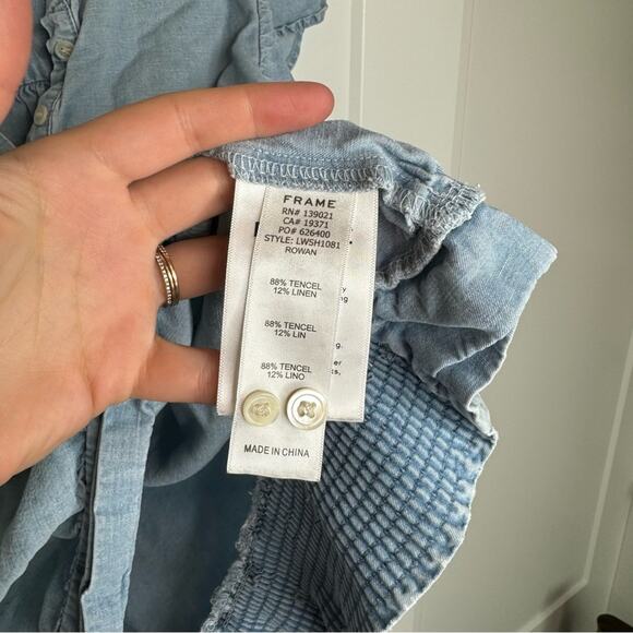 Frame Denim Rowan Chambray Blue Henley Flutter Sleeve Blouse Size Large - Picture 5 of 6